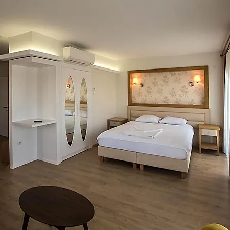 Clementin Suits Sigacik Hotel 3*